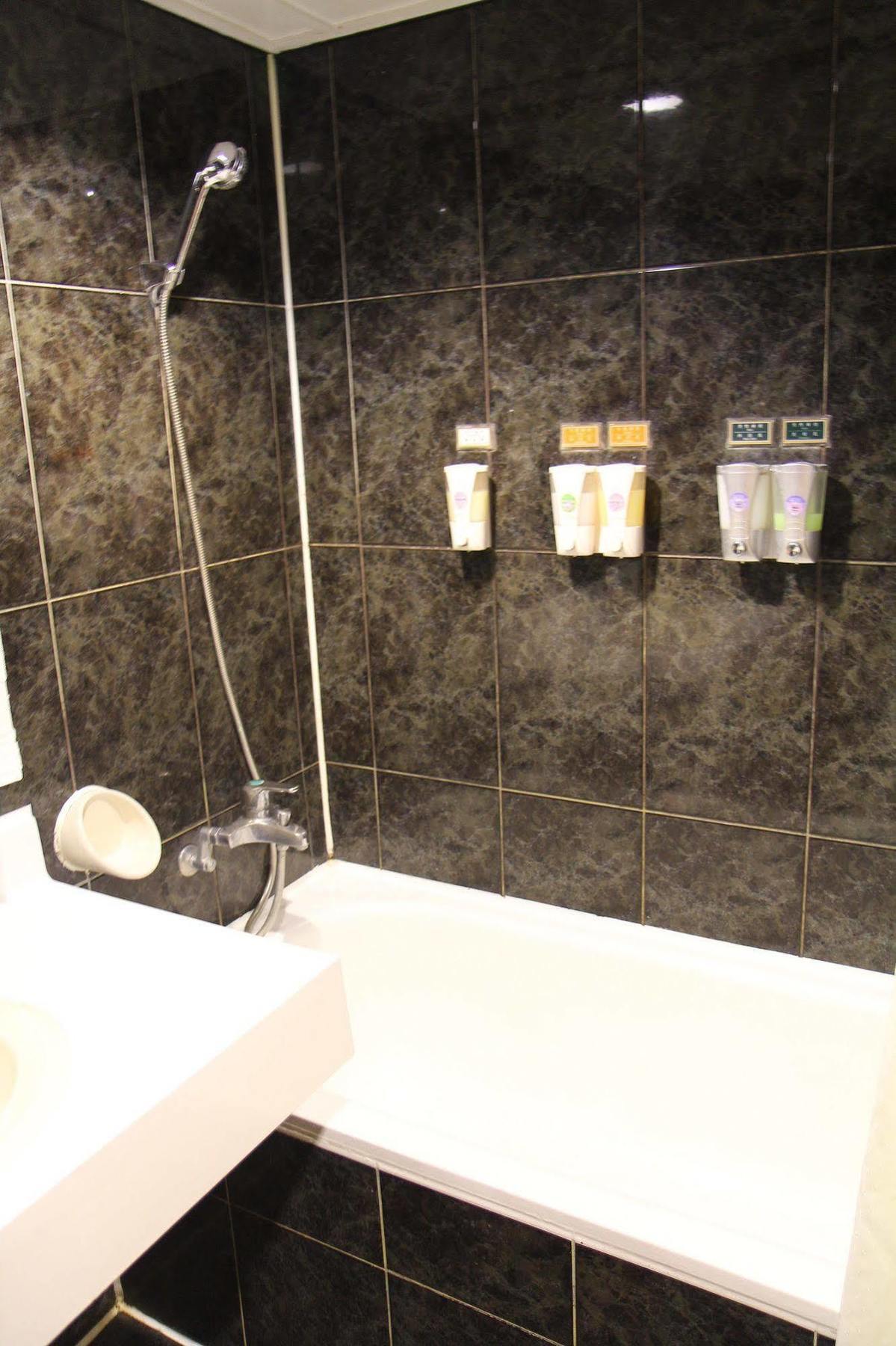 Goodness Hotel Kaohsiung Dış mekan fotoğraf