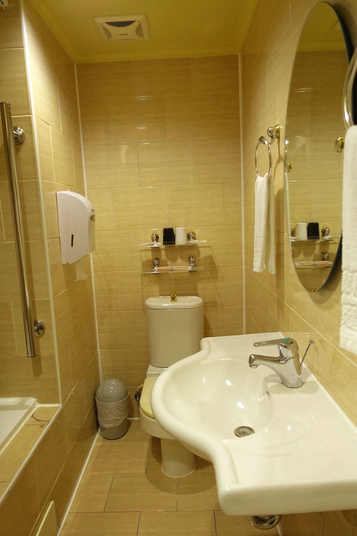 Goodness Hotel Kaohsiung Dış mekan fotoğraf