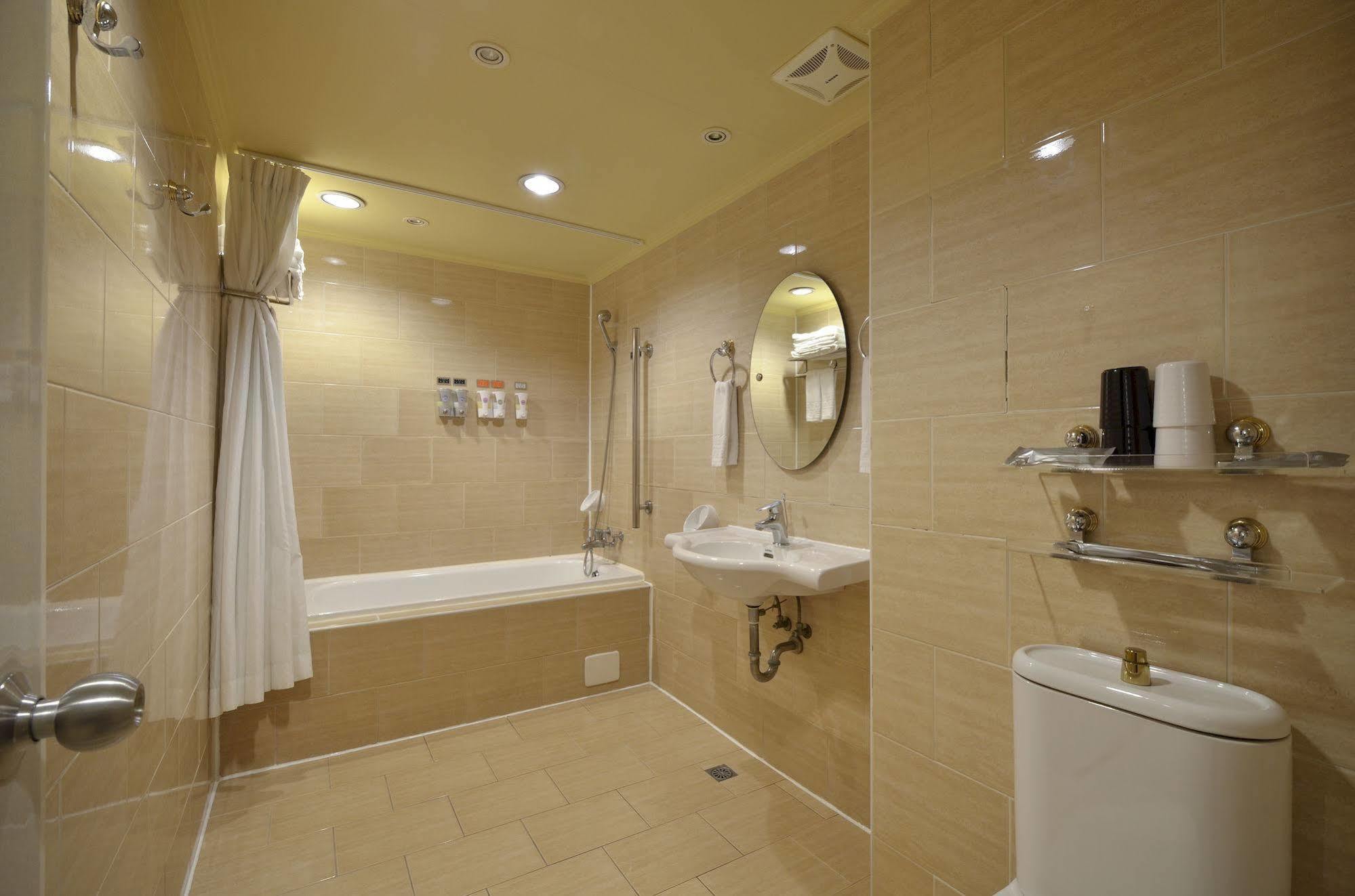 Goodness Hotel Kaohsiung Dış mekan fotoğraf