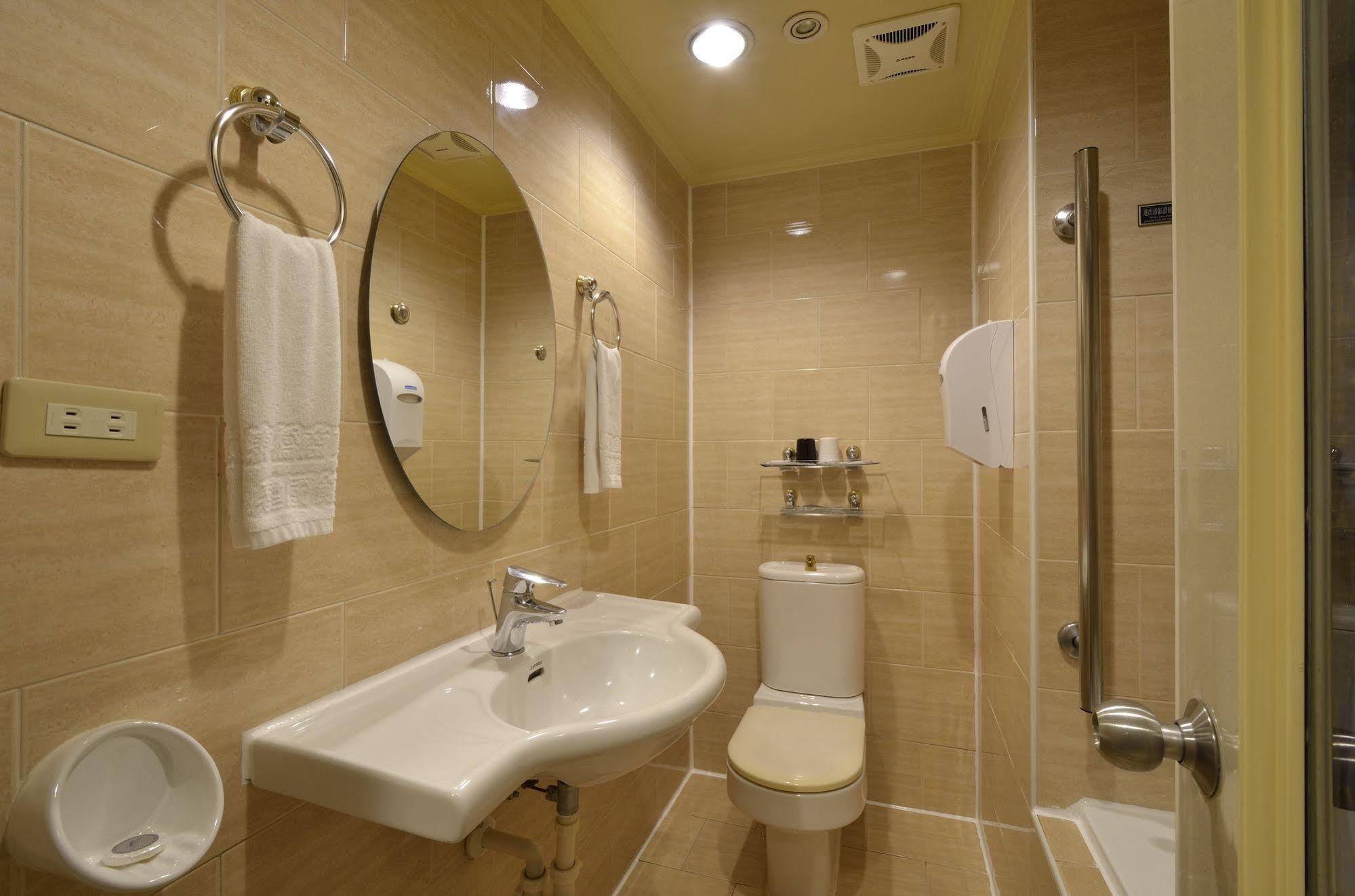 Goodness Hotel Kaohsiung Dış mekan fotoğraf