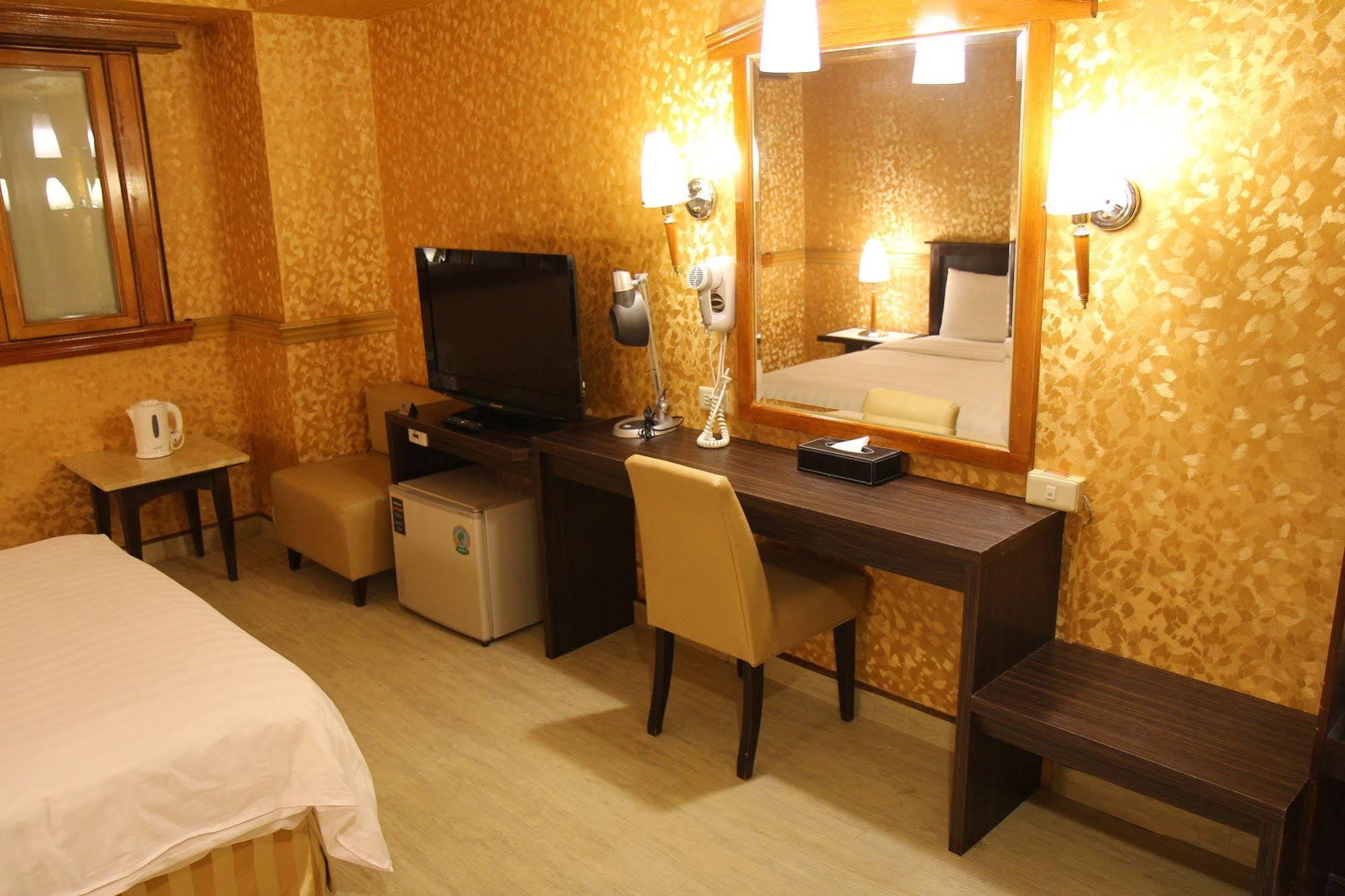 Goodness Hotel Kaohsiung Dış mekan fotoğraf