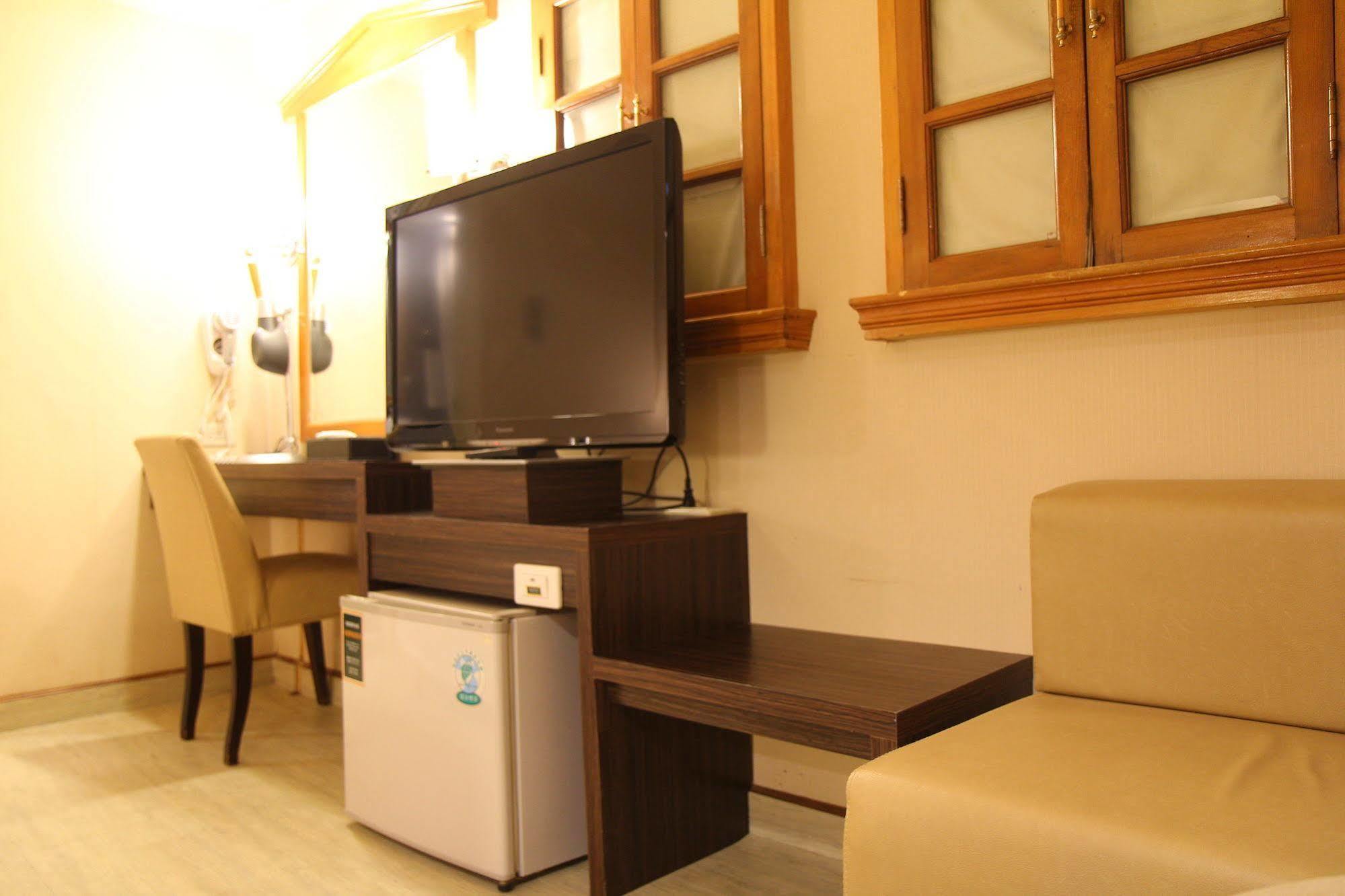 Goodness Hotel Kaohsiung Dış mekan fotoğraf