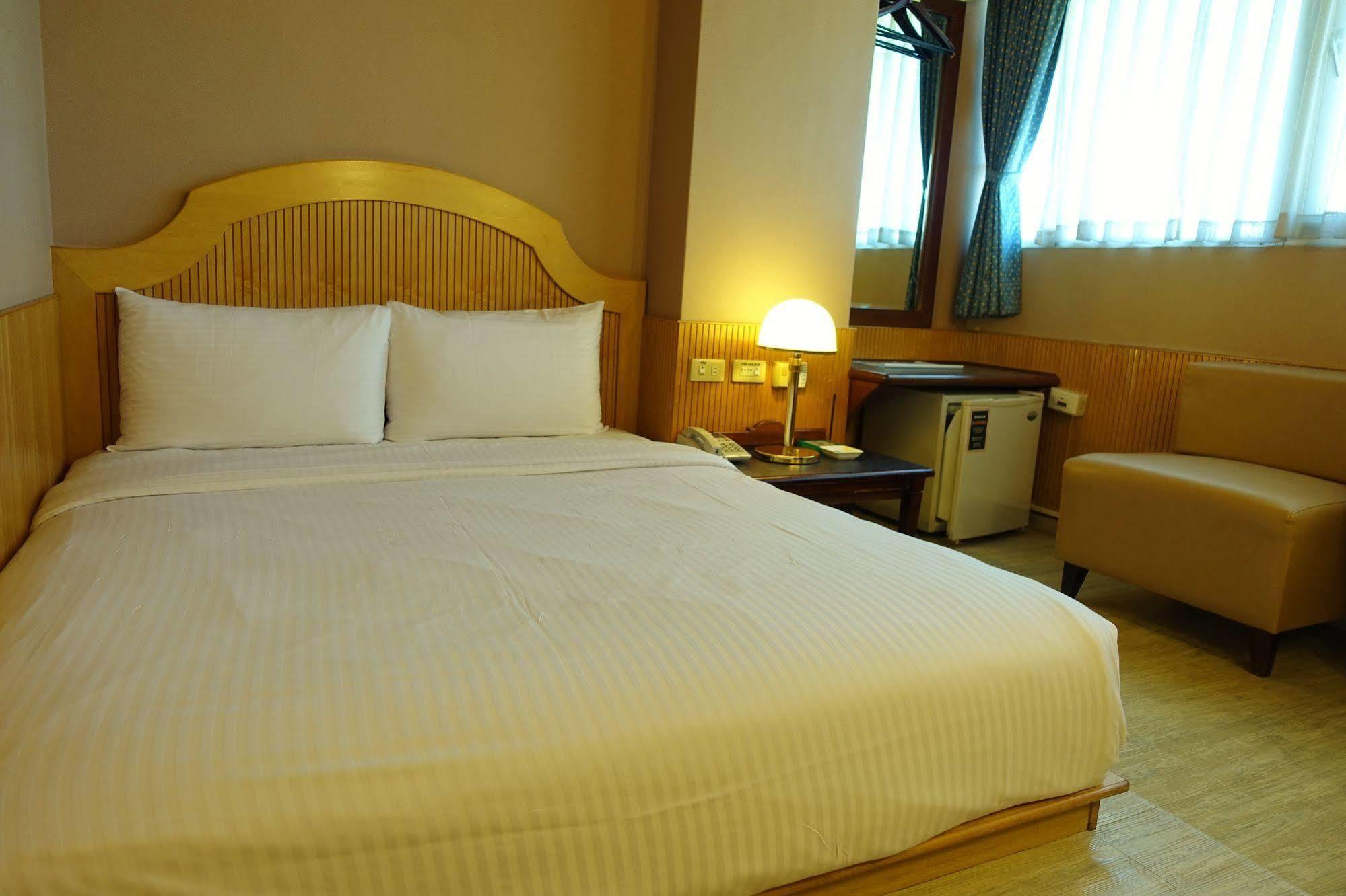 Goodness Hotel Kaohsiung Dış mekan fotoğraf